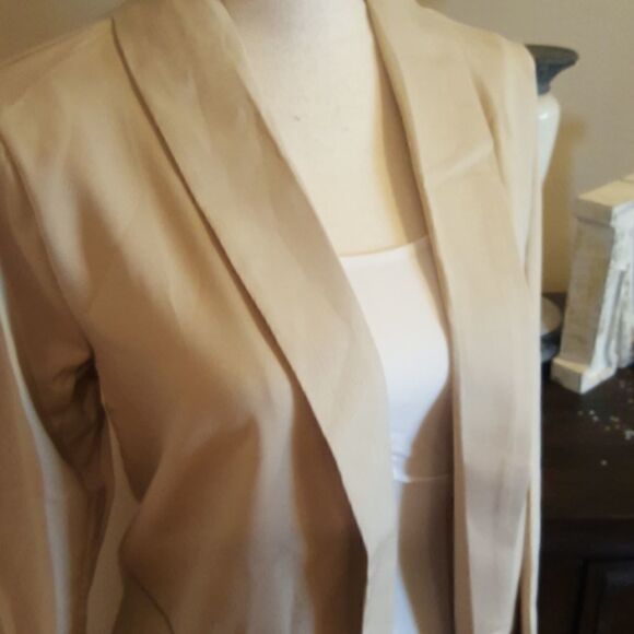 💲1️⃣0️⃣ Bundled ✔️Womens Light Open Spring Blazer in Khaki sz M - Picture 1 of 7